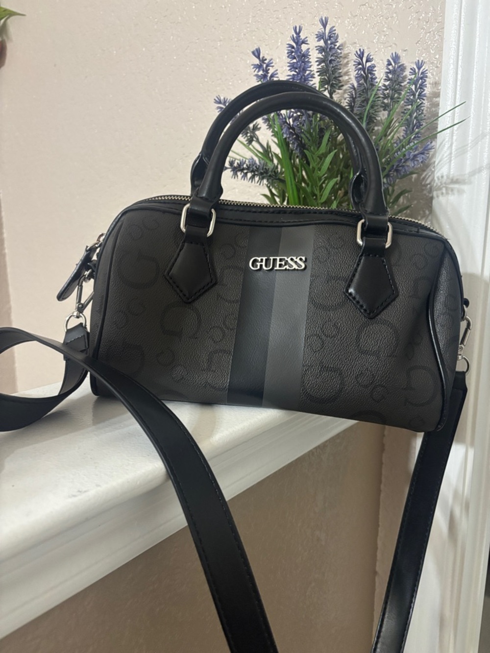 🔥🔥Guess Black Monogram Stripe Dome Satchel